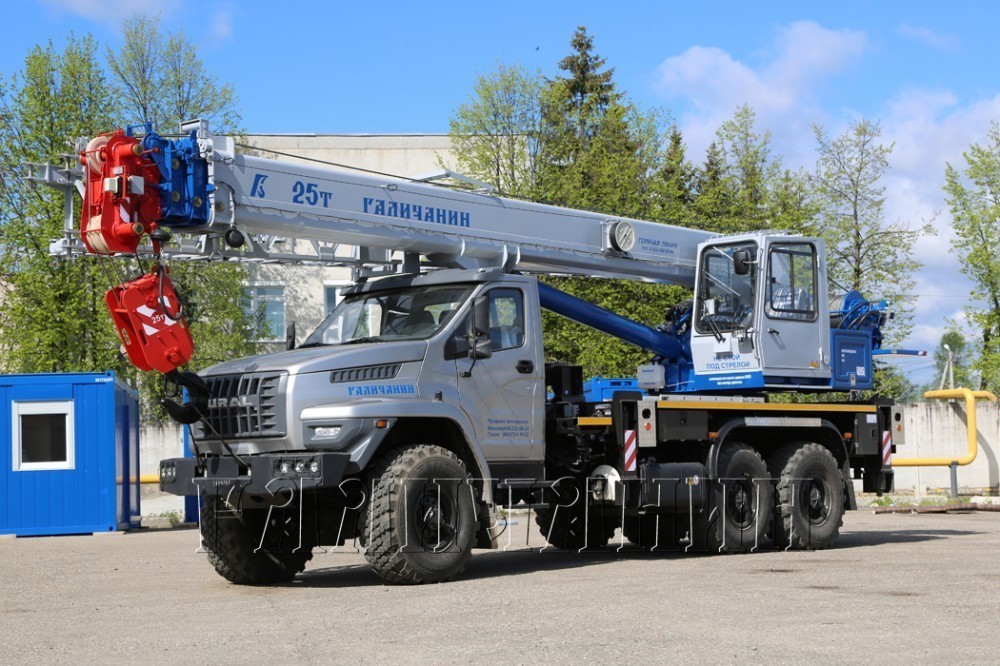 Автокран 55713. Автокран Урал Галичанин 25т. Автокран Галичанин КС-55713-3. Кран Урал Галичанин 25. Автокран Урал 55713-3к.