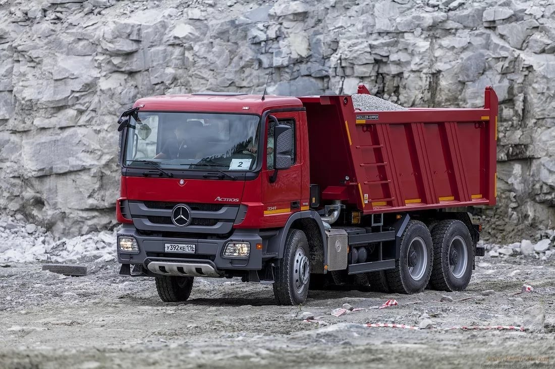 Mercedes Actros самосвал карьерный