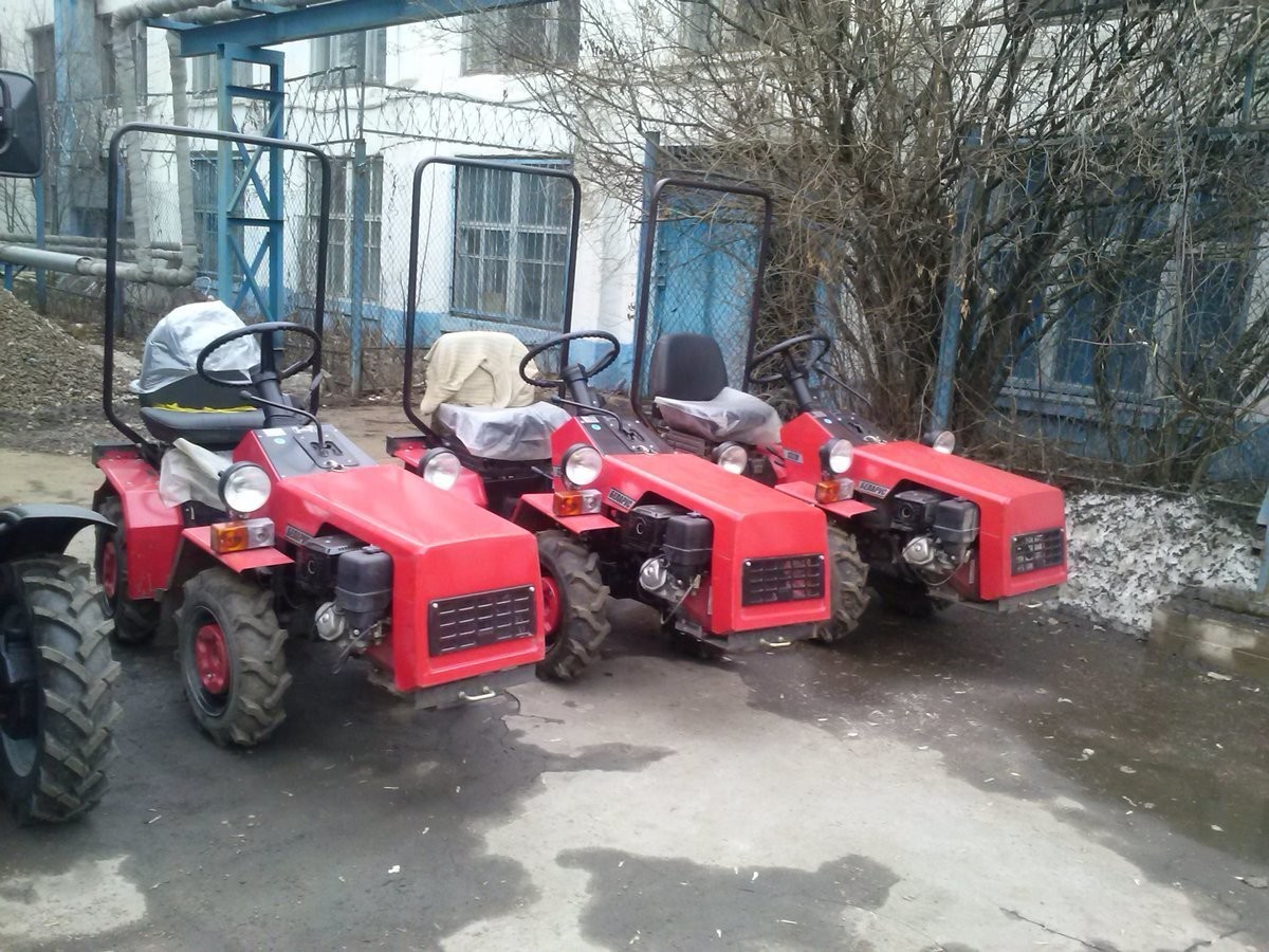 Трактор мтз 132н. Трактор Беларус 132н. Минитрактор 132н. Мини-трактор "Беларус"-132н. Мини трактор белорусский МТЗ-132н.